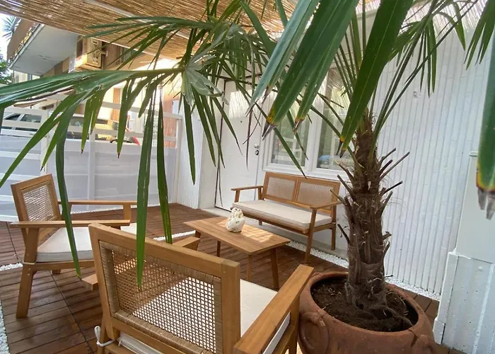 Apartment A 75 Passi Dal Mare Con Parcheggio Privato E Giardino