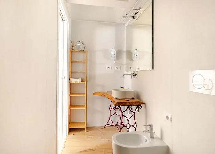 A 75 Passi Dal Mare Con Parcheggio Privato E Giardino Rimini