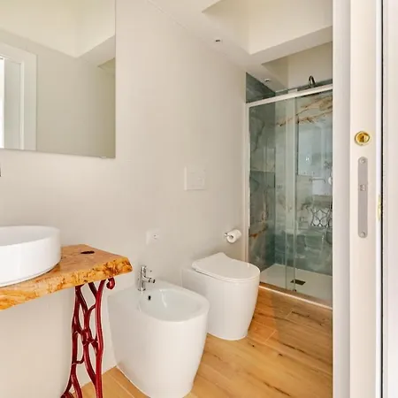 A 75 Passi Dal Mare Con Parcheggio Privato E Giardino 리미니