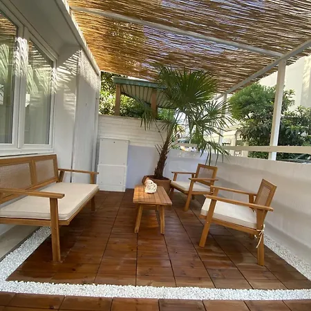 דירה A 75 Passi Dal Mare Con Parcheggio Privato E Giardino רימיני